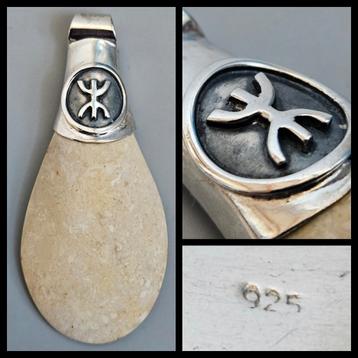 Zilver, geslepen steen hanger in 925 zilveren montuur  beschikbaar voor biedingen