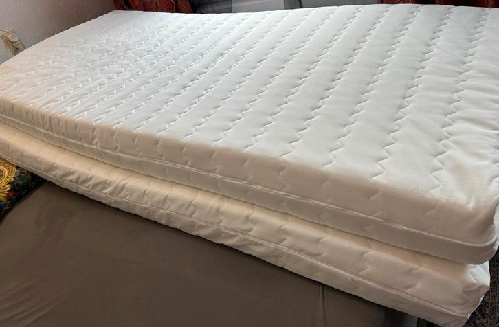 2XEen Persoon Matrassen(LARSON)90X200,cm, Huis en Inrichting, Slaapkamer | Matrassen en Bedbodems, Zo goed als nieuw, Matras, 90 cm
