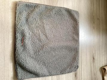 2 Kussenhoezen Rivera Maison met bontje beschikbaar voor biedingen