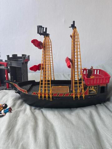 Playmobil Piratenschip & Kasteel Set beschikbaar voor biedingen