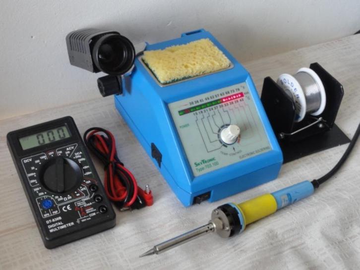 SKYTRONIC REGELBAAR SOLDEERSTATION met SOLDEERBOUT+ EXTRA,s, Hobby en Vrije tijd, Elektronica-componenten, Zo goed als nieuw, Ophalen of Verzenden
