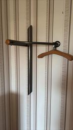 Kapstok met vier hangers en knoppen, Huis en Inrichting, Woonaccessoires | Kapstokken, Wandkapstok, Ophalen of Verzenden, Zo goed als nieuw
