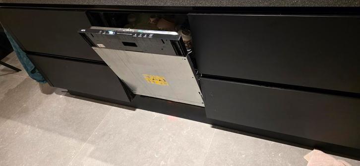 Inbouwvaatwasser AEG - 2 jaar oud, Witgoed en Apparatuur, Vaatwasmachines, Inbouw, Minder dan 85 cm, Ophalen of Verzenden