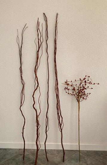 4 Decoratie takken 1.15 m.en een 65 cm. beschikbaar voor biedingen
