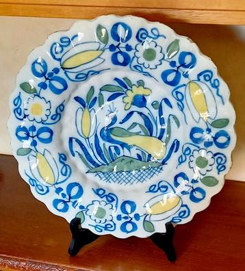 Polychrome delftse delftsblauwe schotel plooibord 17e eeuw  beschikbaar voor biedingen