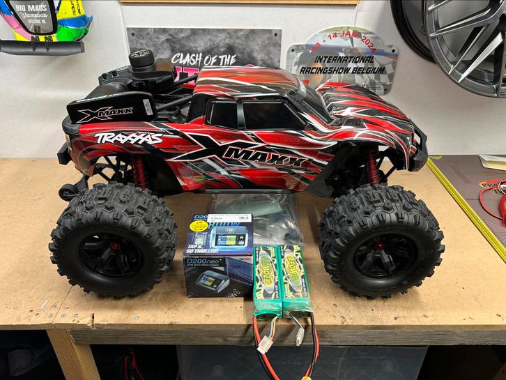 Traxxas X-Maxx Belted Red, Hobby en Vrije tijd, Modelbouw | Radiografisch | Auto's, Nieuw, Auto offroad, Elektro, Overige schalen