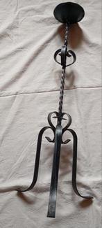 vintage grote zwarte smeedijzeren kandelaar hoog 68 cm., Antiek en Kunst, Antiek | Kandelaars, Ophalen of Verzenden, Overige materialen