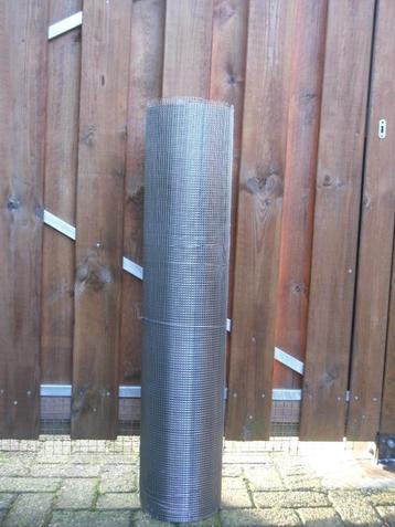 RVS (roestvrij staal) gaas 6 x 6 mm/ 0,8 mm (B-keus) beschikbaar voor biedingen