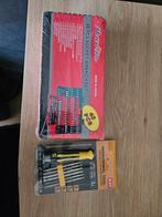 46 delige ratelset en een kleine schroevendraaier, Doe-het-zelf en Verbouw, Gereedschap | Handgereedschap, Ophalen of Verzenden
