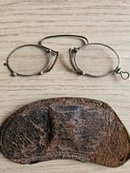 Antieke knijpbril met lederen etui, Ophalen of Verzenden
