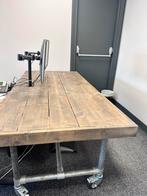 Steigerhouten bureaus met schermsteun, Huis en Inrichting, Bureaus, Ophalen, Zo goed als nieuw