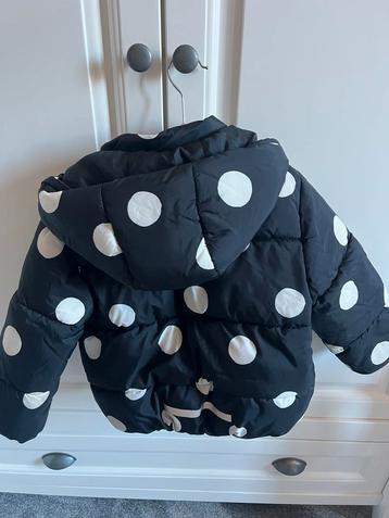 H&M Winterjas Stippen Maat 98/104 beschikbaar voor biedingen
