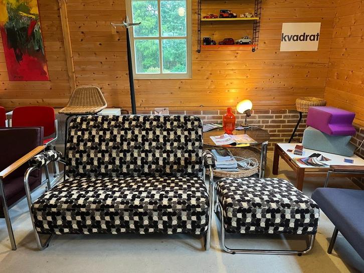 Stijlvolle Dyker tweezitsbank, model Vis en originele hocker, Huis en Inrichting, Banken | Complete zithoeken, Zo goed als nieuw