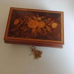 antieke sieraden/ muziekdoos .zwitsers. happy waltz., Ophalen of Verzenden