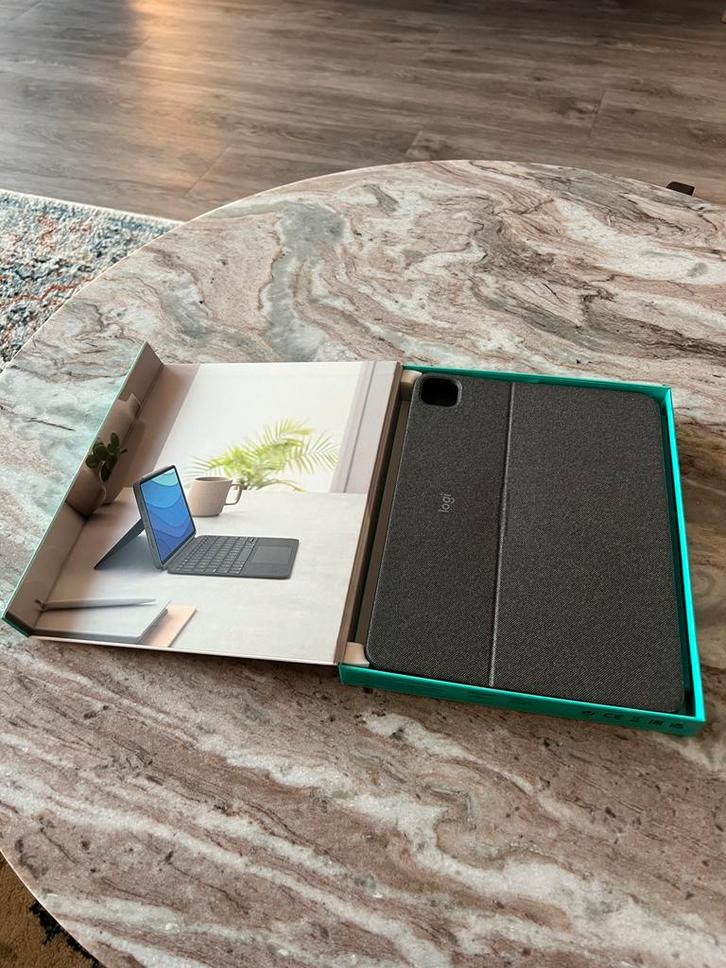 Logitech Combo Touch iPad Pro 11" (Gen 1-4), Computers en Software, Apple iPads, Zo goed als nieuw, Apple iPad Pro, 11 inch, Ophalen