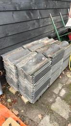 120 grijze teeuwen beton dakpannen sneldekkers, Doe-het-zelf en Verbouw, Dakpannen en Dakbedekking, Ophalen, Steen of Klei, Zo goed als nieuw