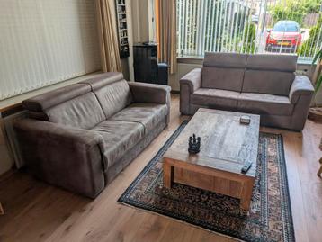 Nieuw bankstel  beschikbaar voor biedingen