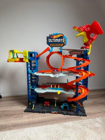 Hot Wheels City Ultieme Garage met Draak! beschikbaar voor biedingen