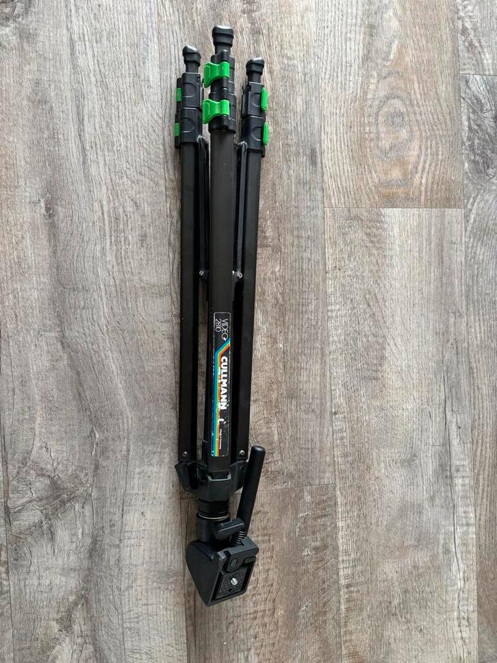 Camerastatief - Goede staat - 150cm, Audio, Tv en Foto, Fotografie | Statieven en Balhoofden, Gebruikt, Driepoot, 150 tot 175 cm