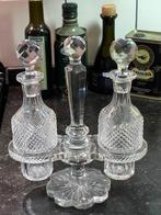 OLIE&AZIJNSTEL; 2 DIAMANTGESLEPEN KARAFJES IN HOUDER, Verzenden