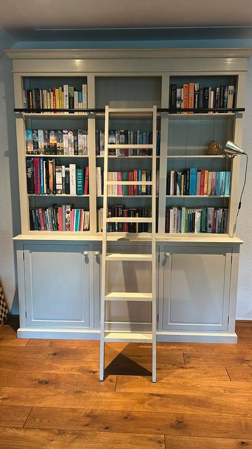Boekenkast van Rivièra Maison, crèmekleurig, 240x194x42 cm, Huis en Inrichting, Kasten | Boekenkasten, Gebruikt, 200 cm of meer