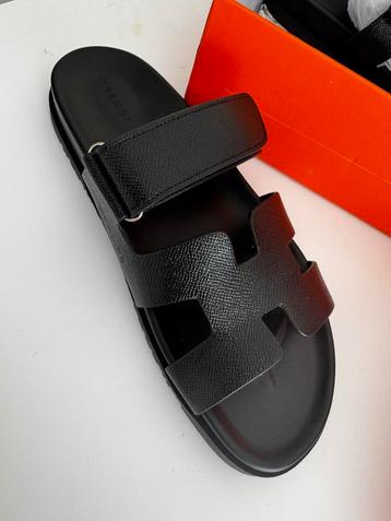 Hermes slippers beschikbaar voor biedingen
