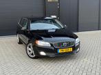 Volvo V70 2.0 D4 Summum (bj 2014) AUTOMAAT/FACELIFT/LEER/NAV, Auto's, Volvo, Zwart, Diesel, 22 km/l, Te koop