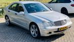 Mercedes-Benz C-Klasse 1.8 C180 Kompr Sedan 2003 Grijs, Auto's, Mercedes-Benz, 13 km/l, Achterwielaandrijving, 74 €/maand, 1796 cc