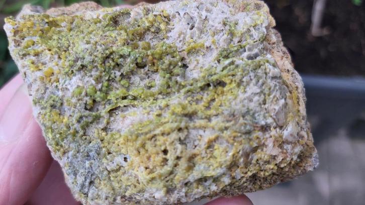 PY2 Pyromorphiet Mine d'Asprieres Aveyron Frankrijk verzamel, Verzamelen, Mineralen en Fossielen, Mineraal, Ophalen of Verzenden