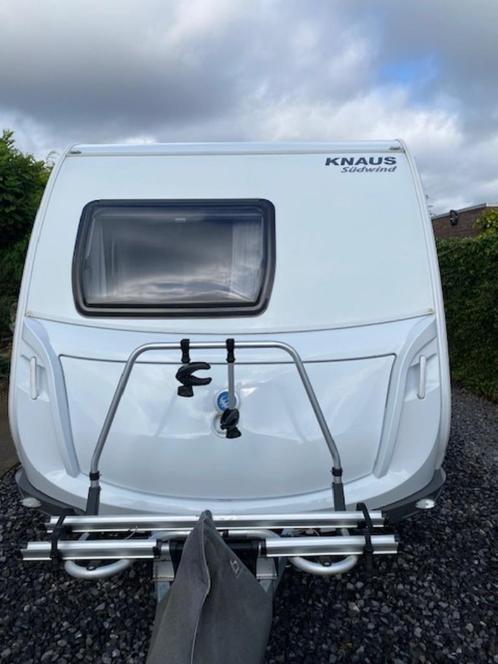 caravan met mover, stapelbed, Caravans en Kamperen, Caravans, Particulier, tot en met 5, 1000 - 1250 kg, Rondzit, Knaus, Omvormbare zithoek