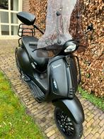 Mooie Vespa Sprint notte 2021 full options mat zwart, Fietsen en Brommers, Scooters | Vespa, Ophalen, Zo goed als nieuw
