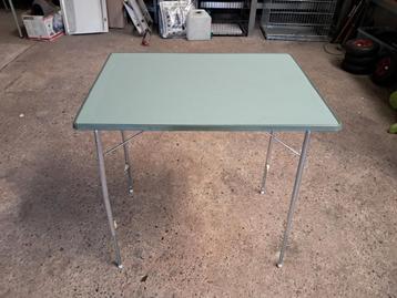Camping tafel  beschikbaar voor biedingen