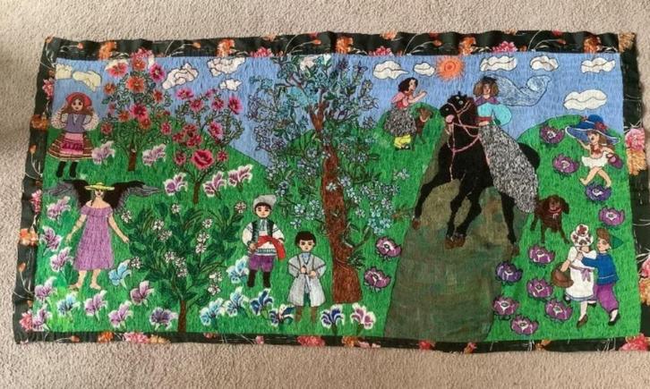 Dik geweven wandkleed, tafelkleed; 145 x 75 cm; mensen bloem, Antiek en Kunst, Antiek | Kleden en Textiel, Ophalen of Verzenden