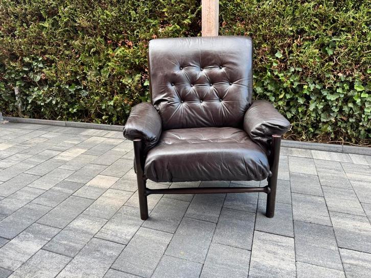 Leren fauteuil, Mid-Century Modern designstoel, Huis en Inrichting, Fauteuils, Gebruikt, Leer, 50 tot 75 cm, 75 tot 100 cm, Ophalen of Verzenden