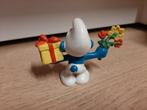 Lolsmurf met cadeau en bloemen 20040 De Smurfen, Verzamelen, Smurfen, Ophalen of Verzenden, Lolsmurf