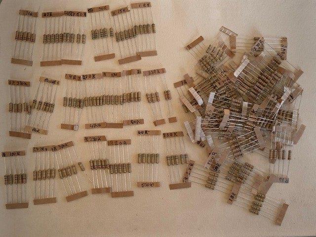 Philips weerstanden 1/2 Watt, E 12 reeks, Audio, Tv en Foto, Buizenversterkers, Buis of Buizen, Ophalen of Verzenden