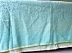 Grote vintage wollen deken met gebruikssporen, Huis en Inrichting, Woonaccessoires | Plaids en Woondekens, Ophalen of Verzenden