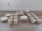 Wedgwood Edme kopjes, schotels, theepot en suiker en melk st, Ophalen