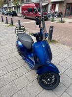 Vespa sprint 50cc, Fietsen en Brommers, Scooters | Vespa, Ophalen, Zo goed als nieuw, Benzine