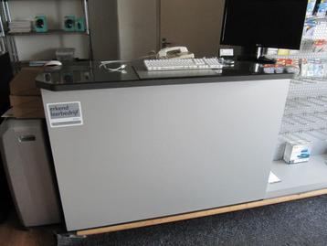 kassa meubel / display kast / winkelstelling  beschikbaar voor biedingen