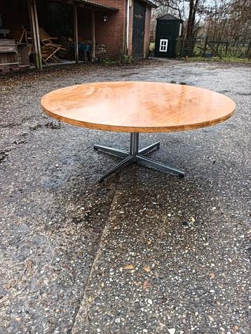 Vintage salontafel  beschikbaar voor biedingen