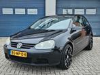 Volkswagen Golf 1.6 FSI Trendline + Subwoofer, Zwart, 4 cilinders, 620 kg, Zwart