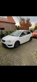 Ford Focus 2.5 20V Turbo 166KW 3D 2006 Wit met motorschade!!, Auto's, Ford, 65 €/maand, 11 km/l, Handgeschakeld, Particulier