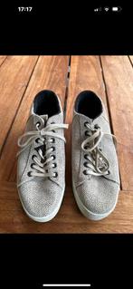 Te koop leuke dames Sneakers, Kleding | Dames, Schoenen, Beige, Hub, Ophalen of Verzenden, Sneakers of Gympen