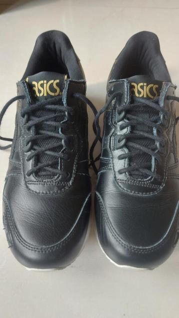 Asics sportschoenen maat 38 beschikbaar voor biedingen