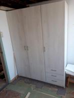 Te koop drie deurs linnen kast, Huis en Inrichting, Ophalen, Gebruikt, 50 tot 75 cm, 200 cm of meer