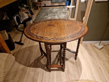 Antieke Opklaptafel met Gedraaide Poten beschikbaar voor biedingen
