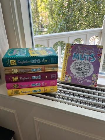 Boeken van dagboek van een muts beschikbaar voor biedingen