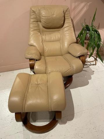 Himolla - vintage design relaxfauteuil met hocker beschikbaar voor biedingen