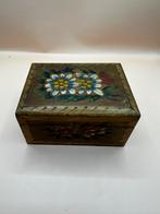 Handgeschilderd houten kistje – Edelweiss bloemen, Ophalen of Verzenden, Zo goed als nieuw, Bruin